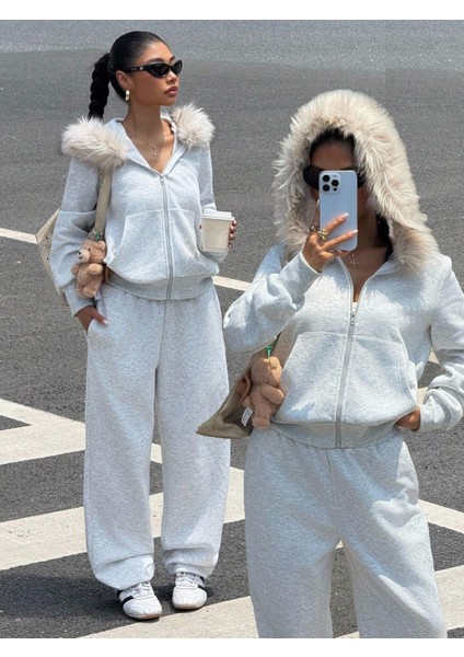 Kadın Gri Fermuarlı Kapüşonlu Sweatshirt Eşfoman Takımı – Kürklü Kapüşon, Cepli, Rahat Kalıp