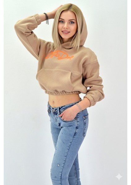 Kadın Neon Christian Drop Yazılı Kapüşonlu Crop Kesim Vizon Sweatshirt Nakış Işlemeli