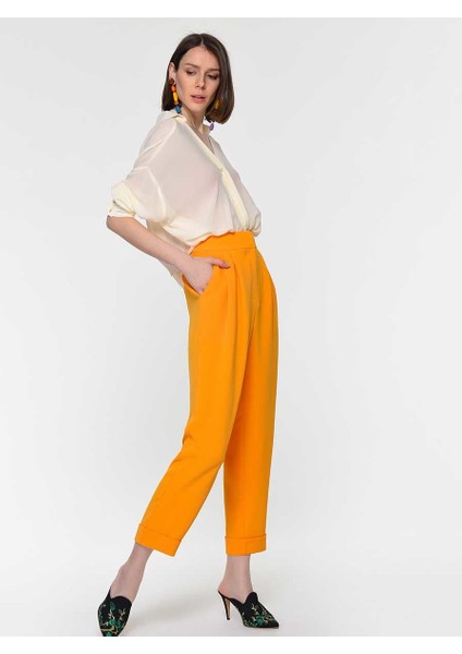 Paça Detaylı Safran Kadın Pantolon Safran Y1912105_041
