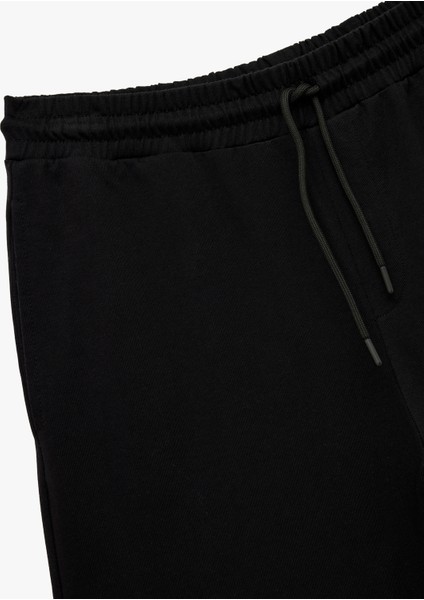 Beli Bağcıklı Cep Detaylı Pamuklu Straight Fit Spor Şort indirimleri