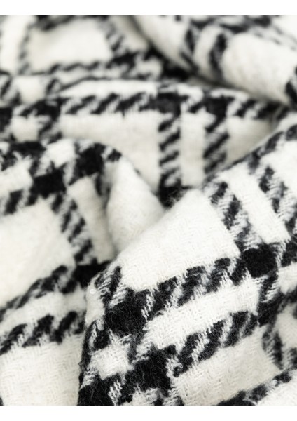 Kareli Püsküllü Yumuşak Dokulu Uzun Atkı modelleri