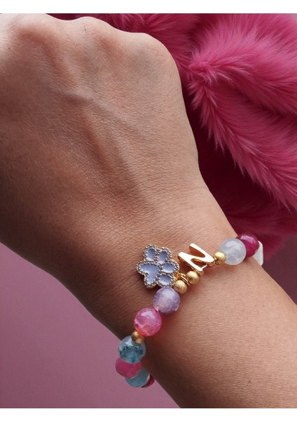 Akik ve Kristal Kuvars Doğal Taşlı, Harf ve Pati Charmlı Kadın Bileklik modelleri