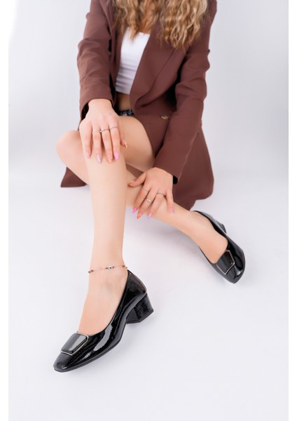 Kadın Siyah Rugan Şık Kalın Topuklu Ayakkabı