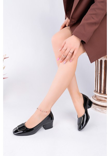 Kadın Siyah Rugan Şık Kalın Topuklu Ayakkabı fiyatları