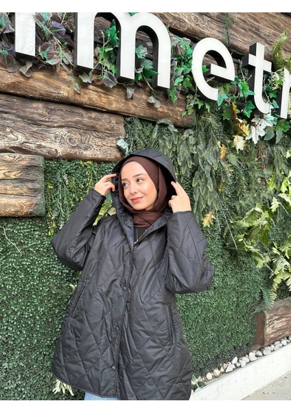 Oversize Kapüşonlu Kapitone Mont