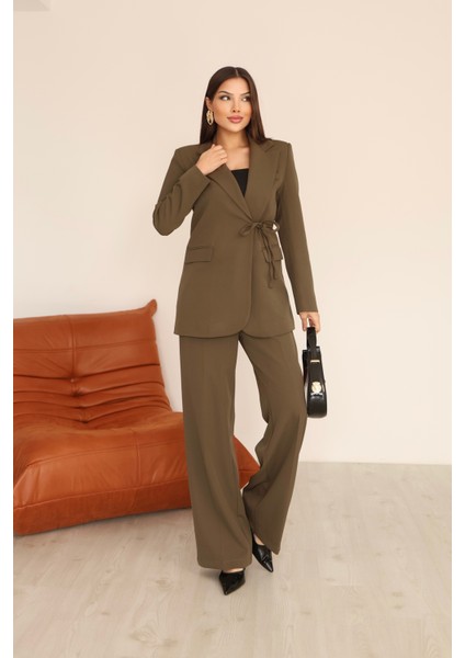 Haki Önü Bağlamalı ve Cep Detaylı Blazer ve Yüksek Bel Pantolon Ikili Takım fırsatları