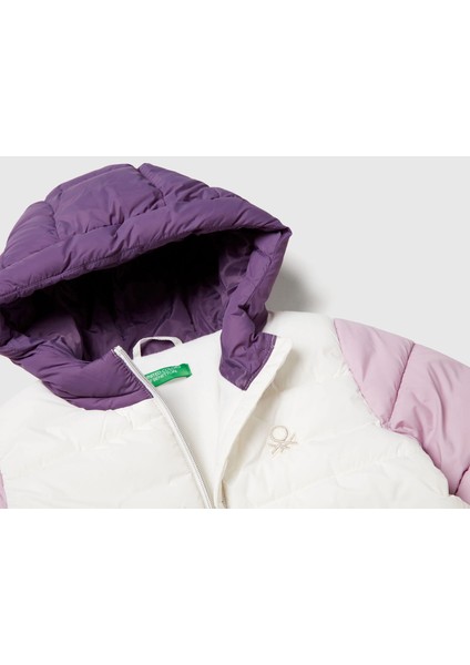 Kız Çocuk Ekru-Lila Sol Göğsü Logo Işlemeli Cepli Kapüşonlu Yüksek Yaka Mont modelleri