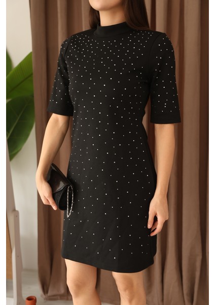 Kadın Interlok Taş Işlemeli Diz Üstü Dik Yaka Elbise fırsatları