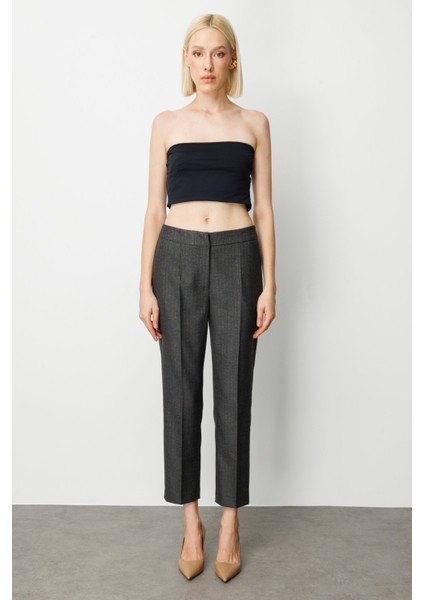 Çizgi Desenli Dar Paça Pantolon