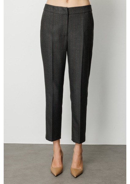 Çizgi Desenli Dar Paça Pantolon modelleri