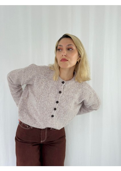 Şardonlu Önden Düğmeli Triko Kazak Kum Renkli fiyatları