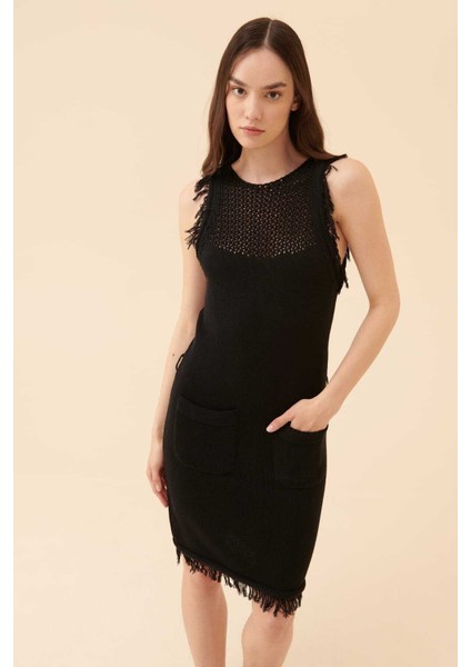 Kuşaklı Püsküllü Triko Elbise Siyah Y2279107_001 indirimleri