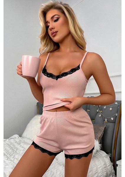 Kadın Pembe Alt ve Üst Dantel Detaylı Şortlu Gecelik Takımı modelleri