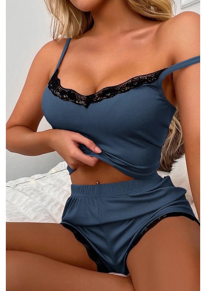 Kadın Lacivert Alt ve Üst Dantel Detaylı Şortlu Gecelik Takımı