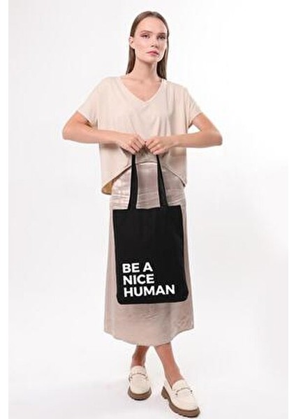 Be A Nice Human Baskılı Siyah 35x40 cm Uzun Omuz Kulplu indirimleri