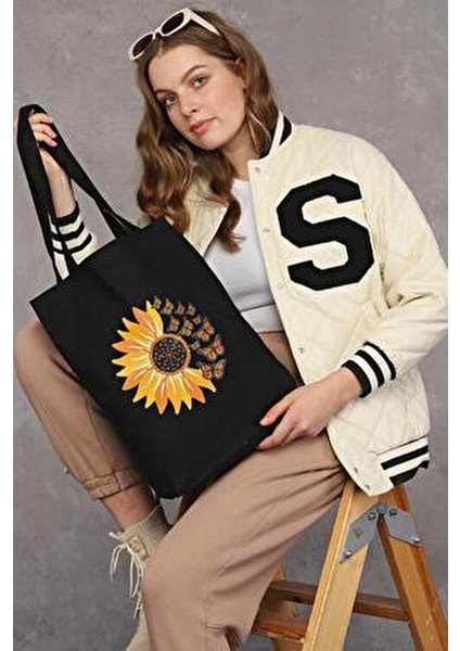 Papatya ve Kelebekler Desenli 35x40 cm Siyah Kanvas Çanta