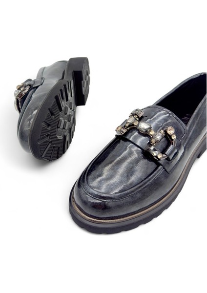 Floren Antrasit Rugan Taşlı Toka Detaylı Hakiki Deri Kadın Loafer fırsatları