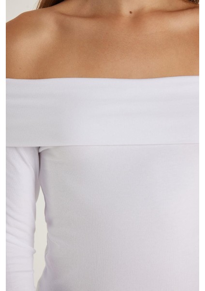 Kadın Slim Fit Dar Kesim Uzun Kol Kayık Yaka Beyaz Bluz modelleri