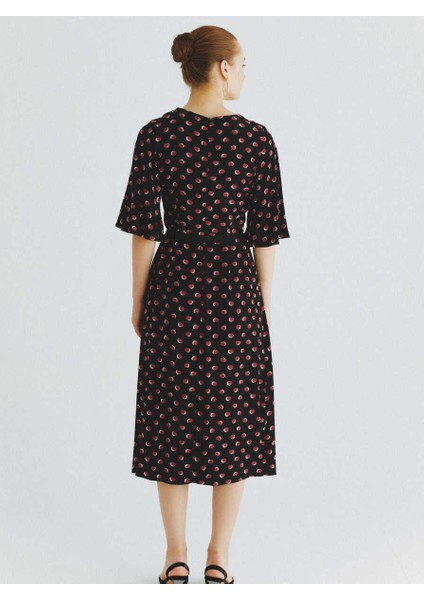 Kuşaklı Puantiyeli Günlük Elbise Standart Renk K2011076_089 fırsatları