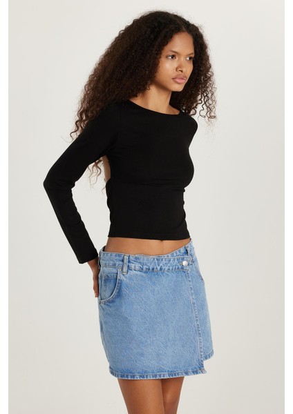 Kadın Slim Fit Dar Kesim Sırt Detaylı Siyah Bluz fırsatları