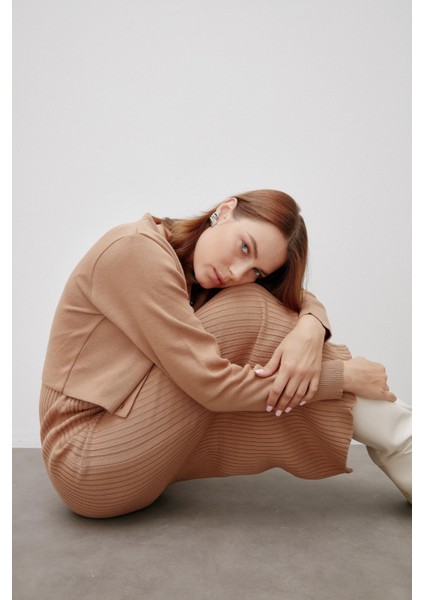 Cepli Ceket ve Triko Elbiseli Takım-CAMEL