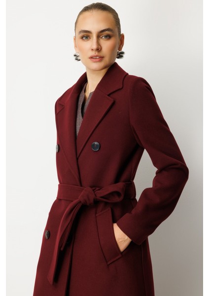 Beli Kuşaklı Kruvaze Yaka Kaban Bordo 06063 fiyatları
