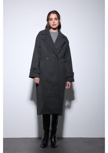 Antrasit Kadın Yumuşak Dokulu Oversize Kruvaze Kaban