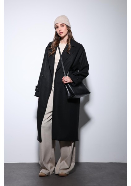 Siyah Kadın Yumuşak Dokulu Oversize Kruvaze Kaban