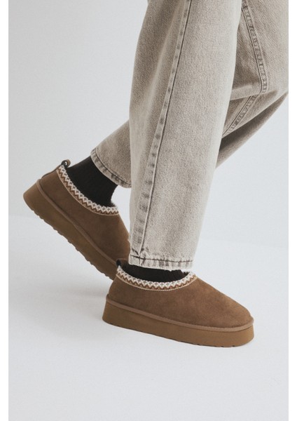 Bot 2525 - İçi Kürklü İşleme Detaylı Vizon Süet Kadın Bot fırsatları