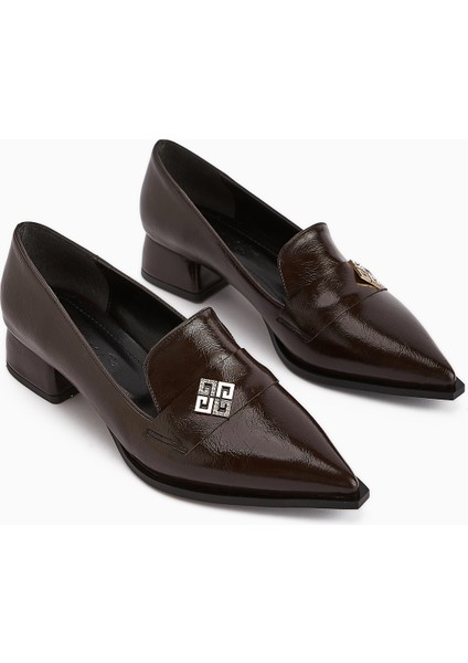 Jaklin Kahve Sivri Burunlu Alçak Topuklu Kadın Ayakkabı