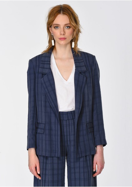 Crep Detaylı Kareli Kadın Ceket Lacivert Y1916005_015