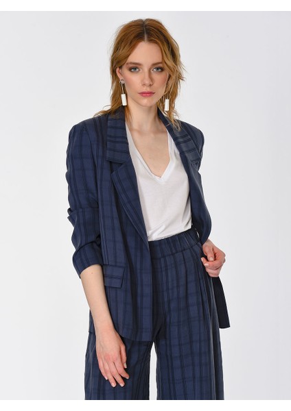 Crep Detaylı Kareli Kadın Ceket Lacivert Y1916005_015 modelleri