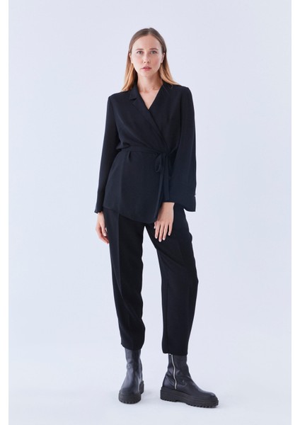 Kuşaklı Düğme Detaylı Bluz Siyah K2113039_001