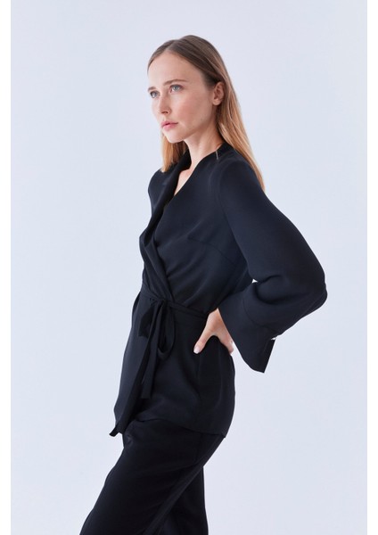 Kuşaklı Düğme Detaylı Bluz Siyah K2113039_001 fiyatları