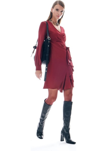 Kruvaze Eteği Volanlı Mini Elbise fırsatları