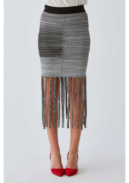 Püsküllü Siyah Triko Etek Standart Renk Y1971063_089