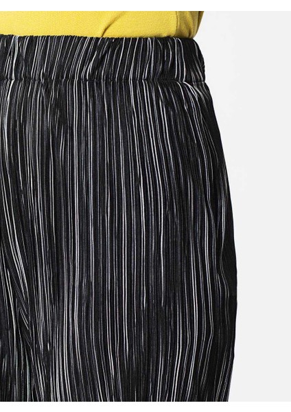 Çizgili Kadın Pantolon Siyah-Beyaz K1812121_101 fırsatları