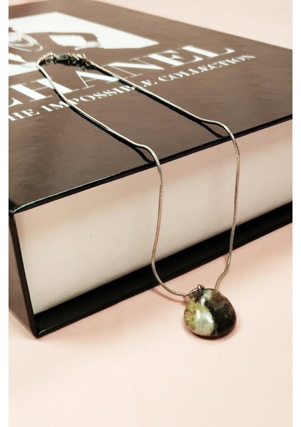 Turmalin Doğal Taşı Zincirli El Yapımı Kolye Uç: 2 cm Zincir: 20 cm Kutulu modelleri