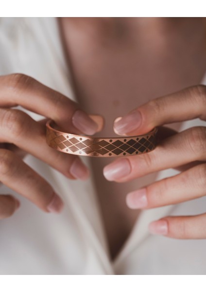 Eşkenar Motifli Bakır Bilezik (Zeolit Taşı)