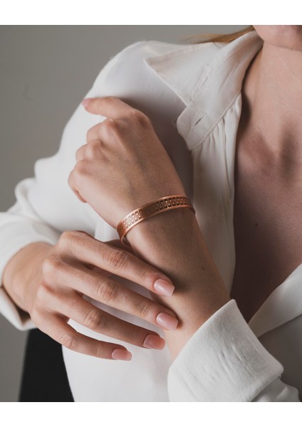 Duvar Desenli ve Dua Işlemeli Bakır Bilezik (Zeolit Taşı)