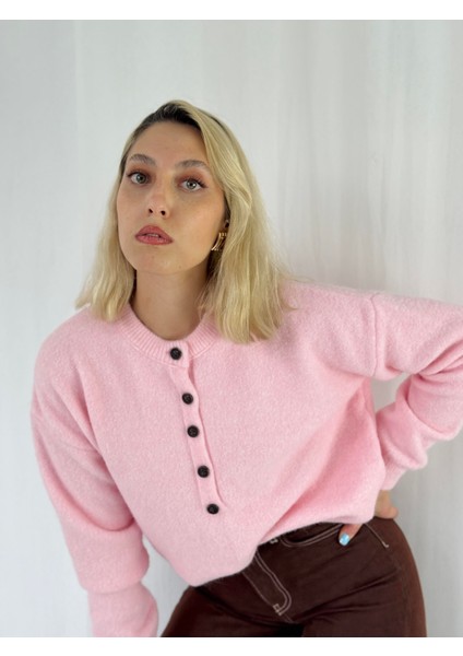 Şardonlu Önden Düğmeli Triko Kazak Kadın Pembe fiyatları