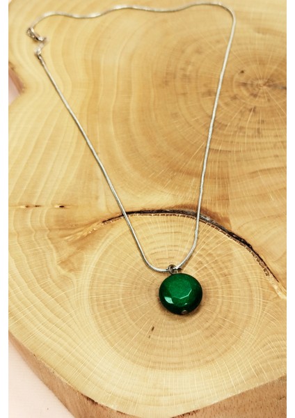 Zümrüt Doğal Taşı Zincirli El Yapımı Kolye Uç: 1,5 cm Zincir: 20 cm Kutulu fırsatları