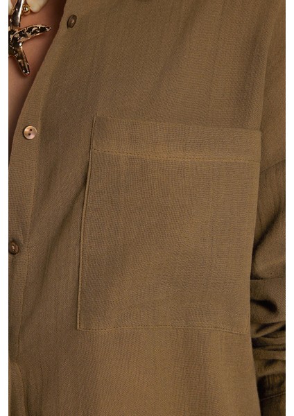 Kadın Oversize Geniş Kesim %100 Pamuk Müslin Kumaş Uzun Kollu Cepli Dokulu Kahverengi Gömlek modelleri