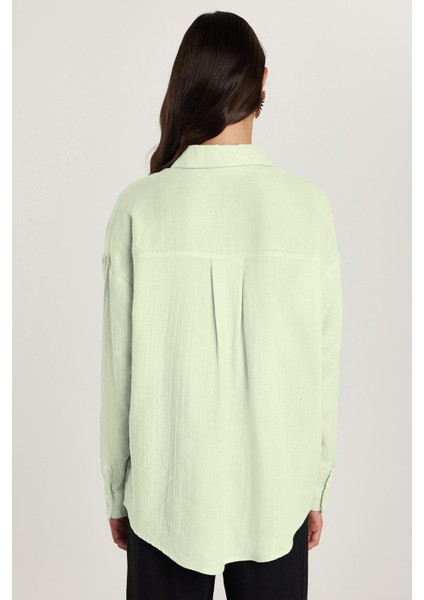 Kadın Oversize Geniş Kesim %100 Pamuk Müslin Kumaş Uzun Kollu Cepli Dokulu Açık Mint Gömlek indirimleri