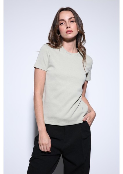 Açık Yeşil Basic Kadın T-Shirt fiyatları