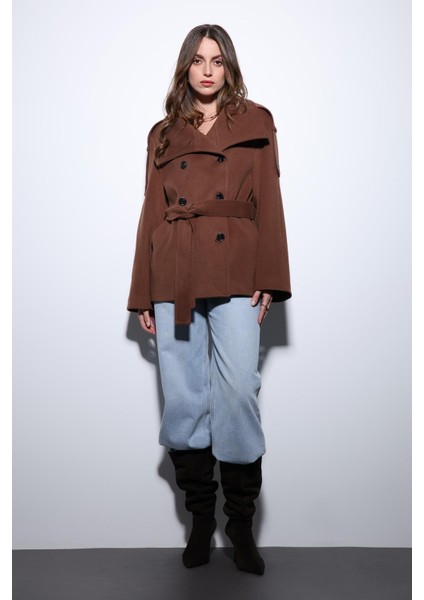 Kahve Dik Yaka Kruvaze Kadın Kaban modelleri