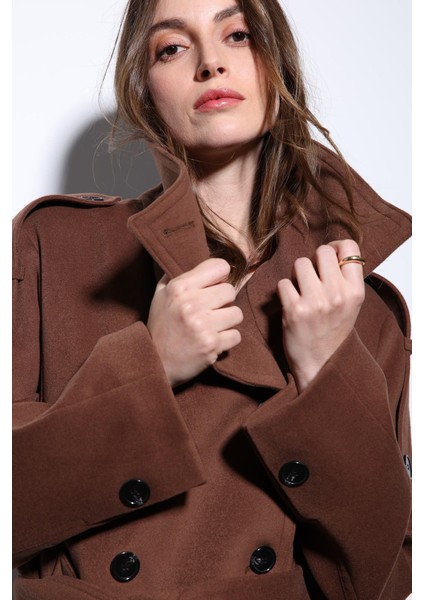 Kahve Dik Yaka Kruvaze Kadın Kaban indirimleri