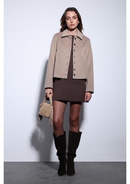 Bej Gömlek Yaka Kısa Kaşe Ceket fiyatları