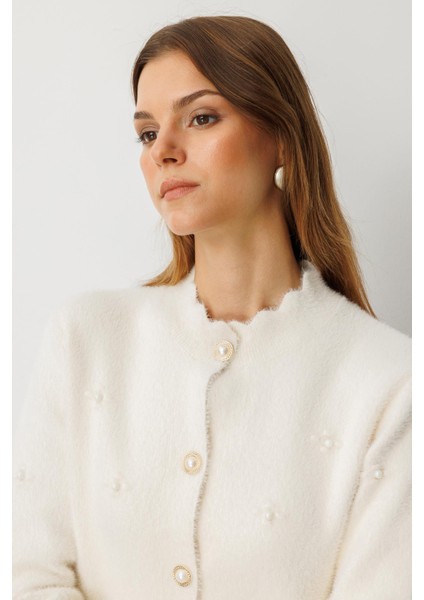 Boncuk Detaylı Triko Hırka-KREM