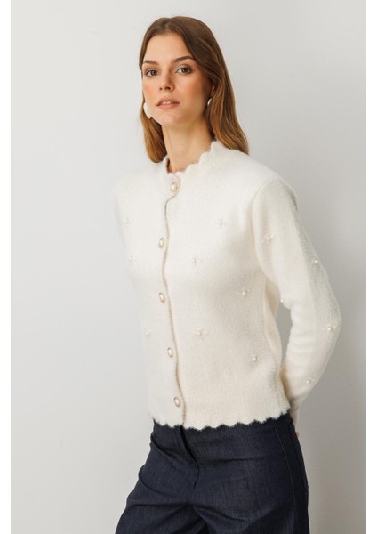 Boncuk Detaylı Triko Hırka-KREM fırsatları